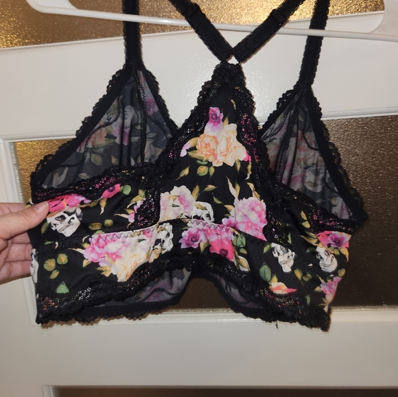 Torrid lace bralette, size 2 , skulls and flowers , worn once - Picture 3 of 4